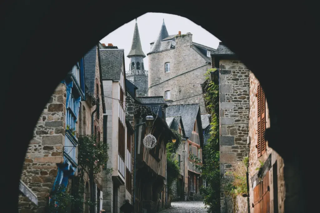 photo du jerzual à Dinan sous un ciel gris
